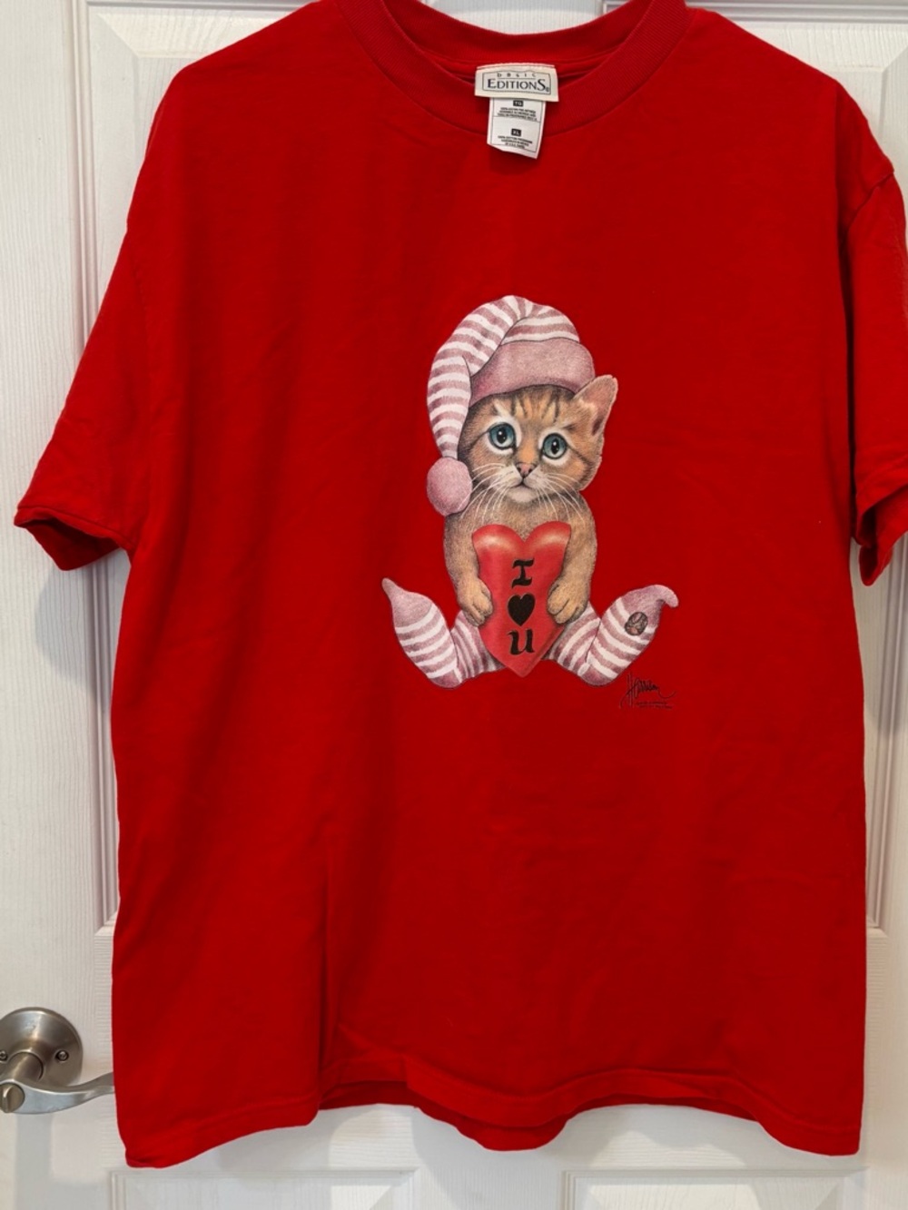 Basic Editions Vintage‎ Red Cat Graphic Tee - I love you